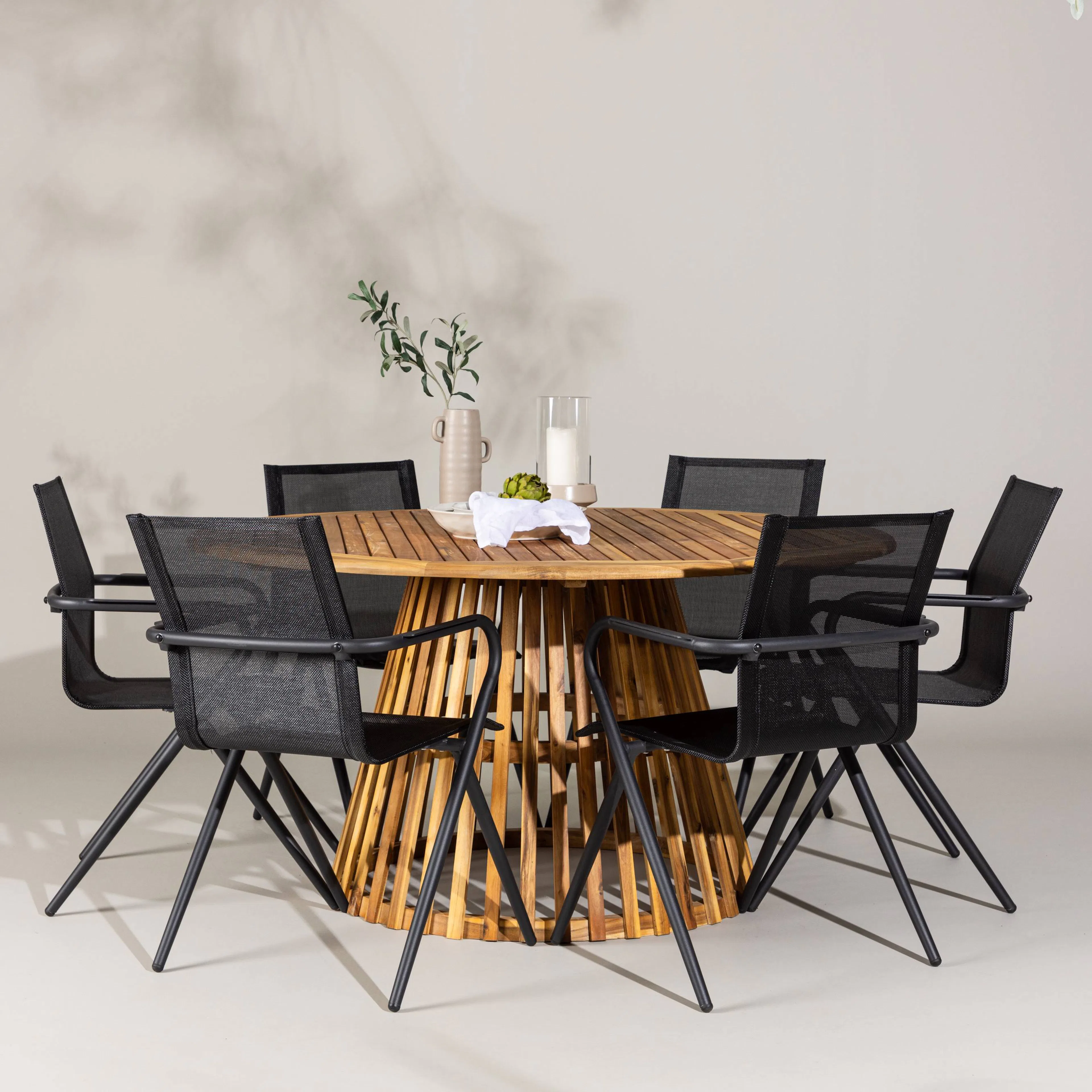 Tucumán Dining Table - Acacia ø120 +Alina Dining Chair - Bla Trädgårdsgrupp Venture Home Tucumán med 6 Alina Stolar