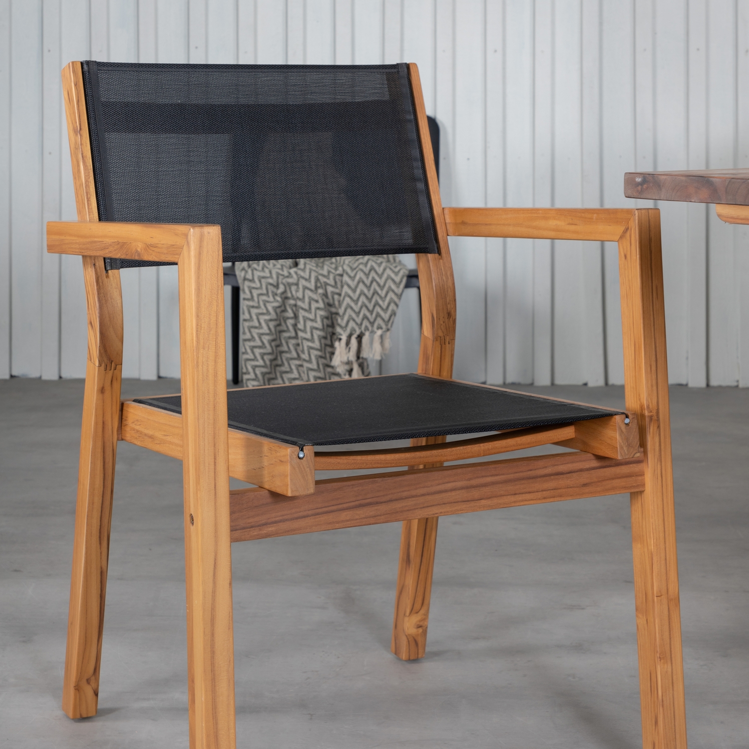 Matgrupp Venture Home Doni med 6 Vum Stapelbara Matstolar