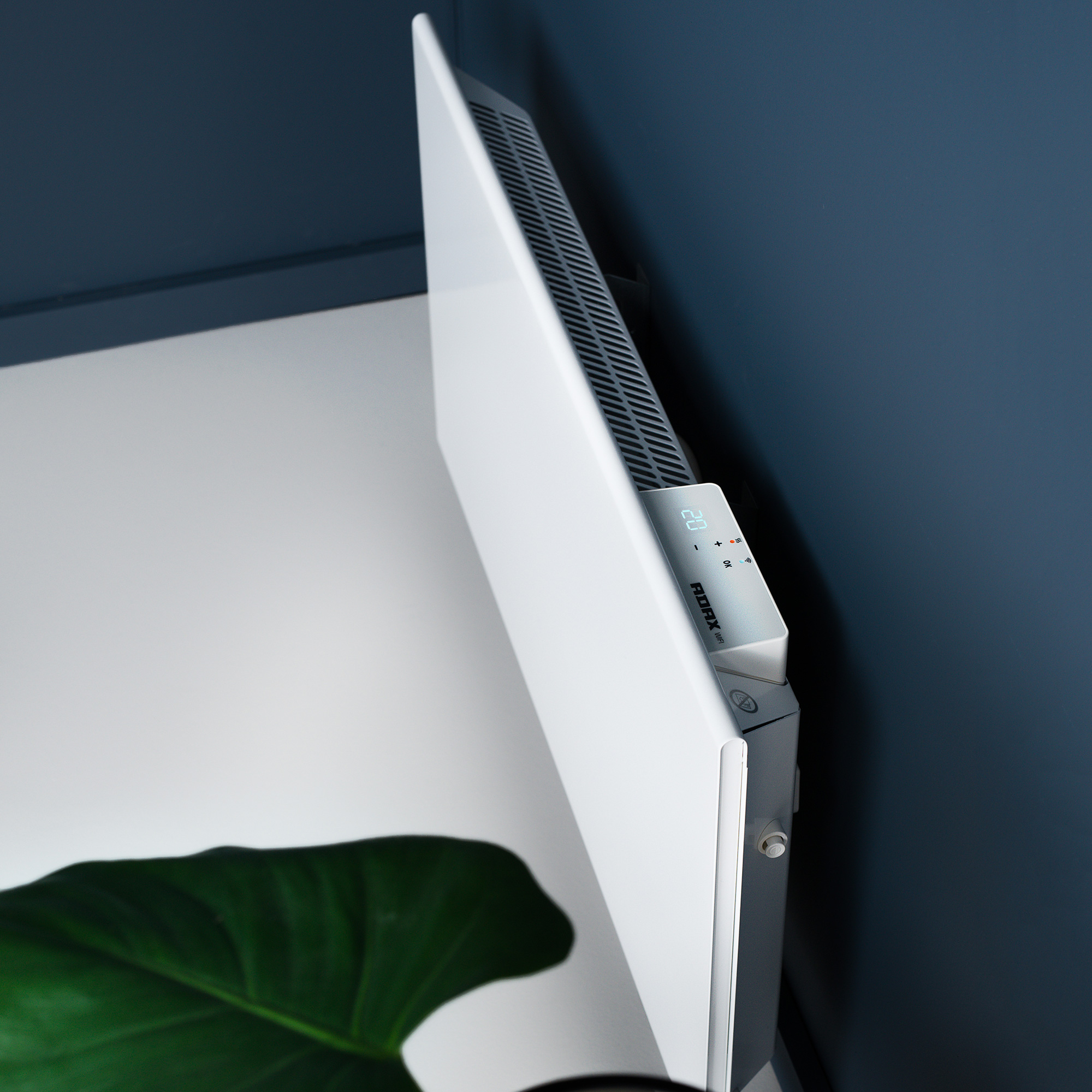 Elelement Adax Neo L KWT WiFi Vit Höjd 210mm 230V Stickkontakt