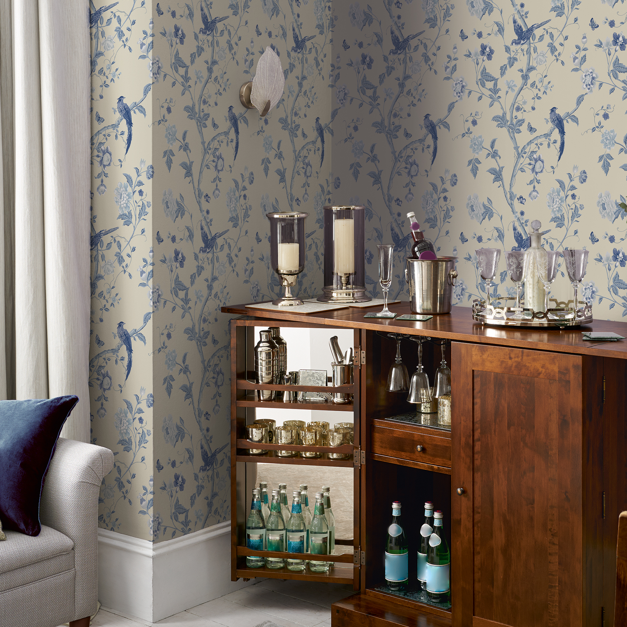 Tapet Laura Ashley Summer Palace Royal Blue 113390 EasyUp, Mönstrad Blå