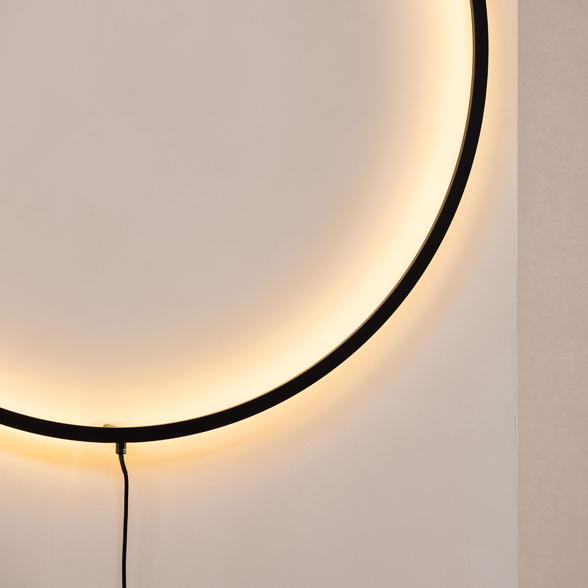 Vägglampa Vind Sörmjöle x Josefin Lustig Svart Aluminium Dimbar