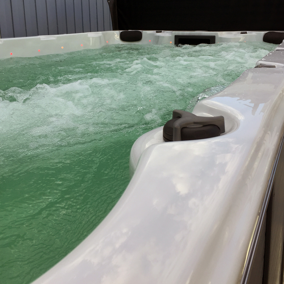 Swimspa DenForm 4,2M Spabad med LED-Lampor för 5 personer