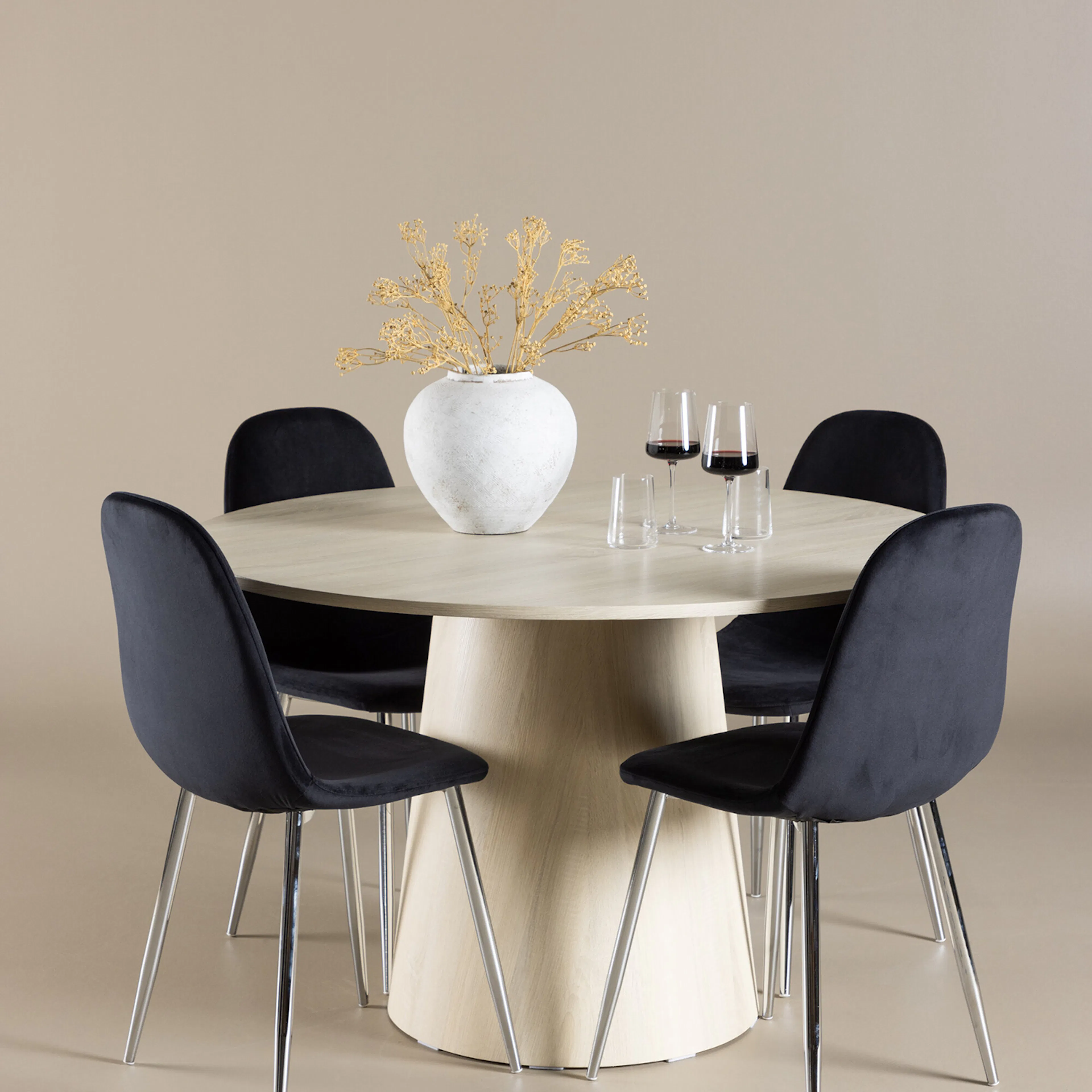 Lanzo Dining Table with Polar Dining Chair Färg: Vittvätt/Svart, Ben: Stål