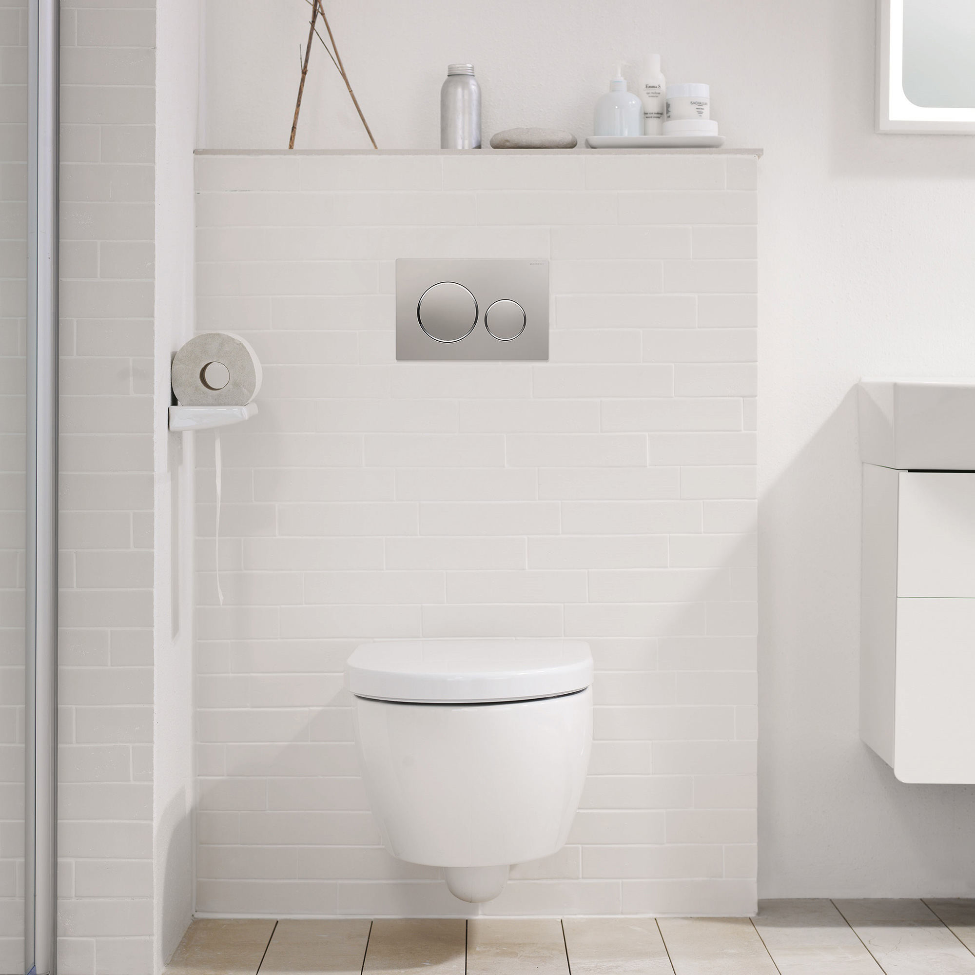 Vägghängd Toalettstol Geberit iCon Rimfree 3575 med Grohe Rapid SL 113 cm