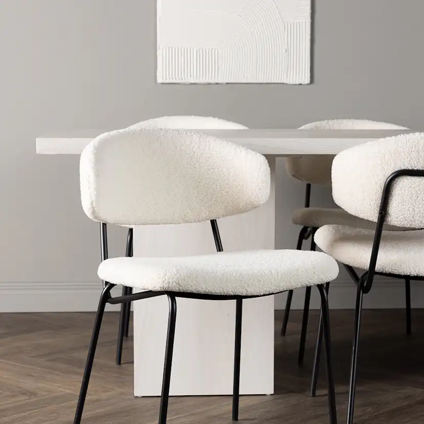 Matgrupp Venture Home Olga med 6 st Chico stolar