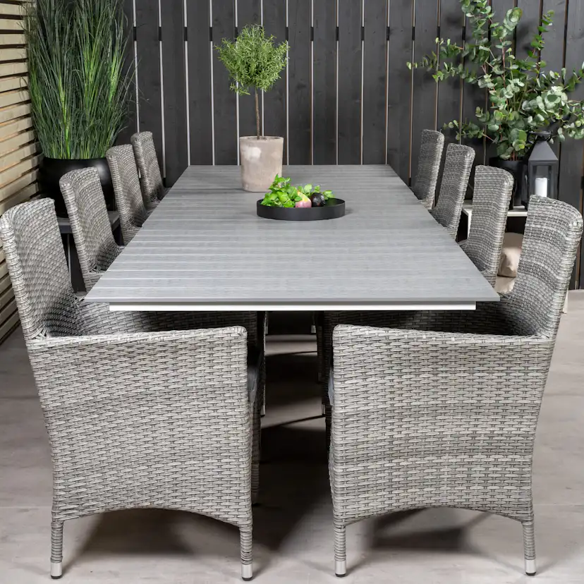 Matgrupp Venture Home Lova 224/324 med 8 Milwa Karmstolar