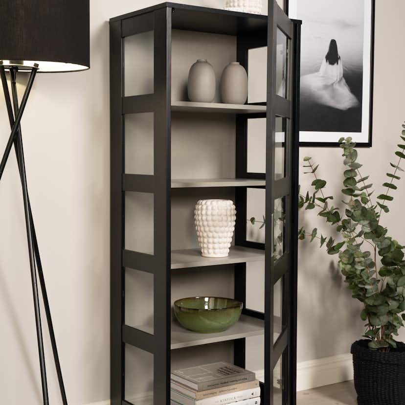 Högskåp Venture Home Lock