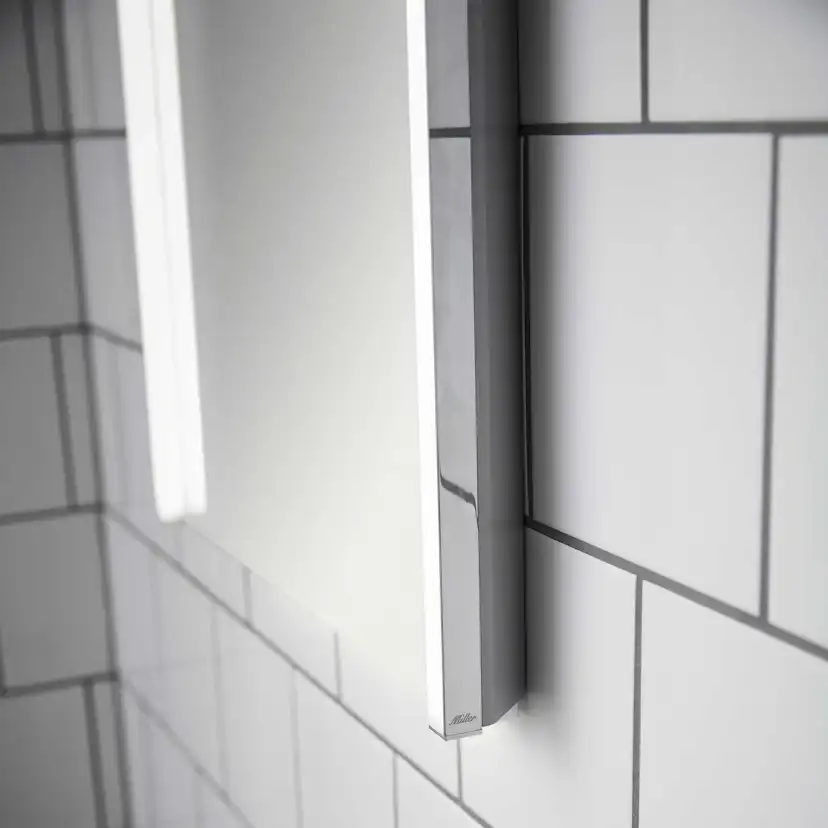 Badrumsspegel Miller Badrum LINEAR LED