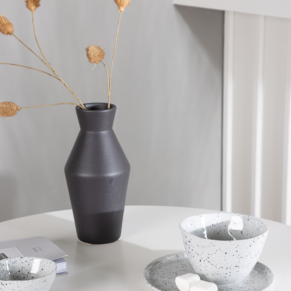 Matgrupp Venture Home Danburi Ø60 cm med 2 st Lilja stolar