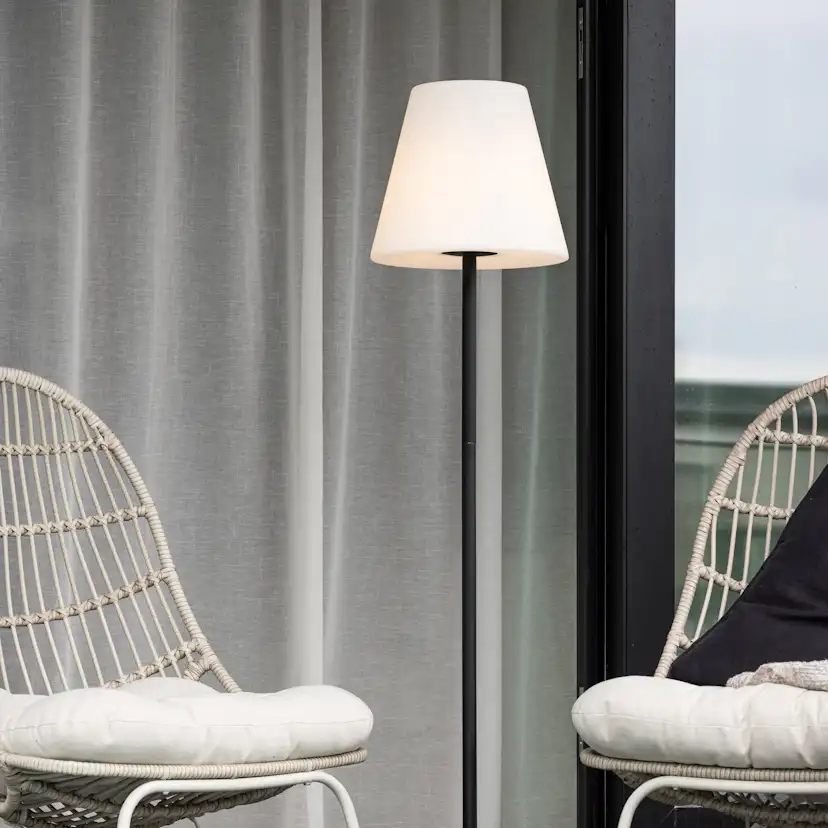 Golvlampa Venture Home Moris