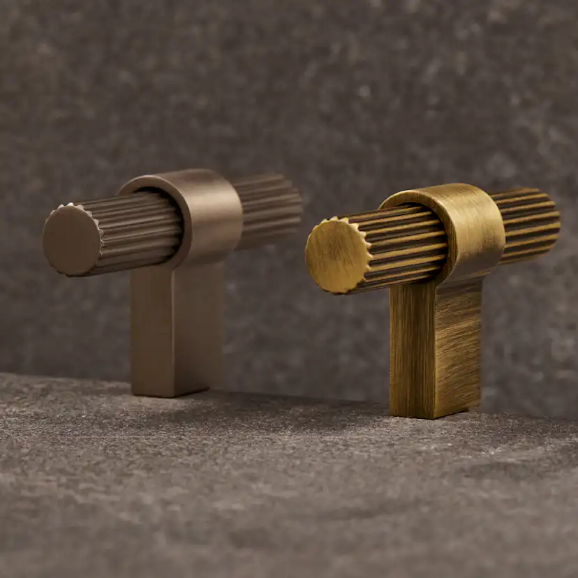 Knopp Beslag Design T Helix Stripe