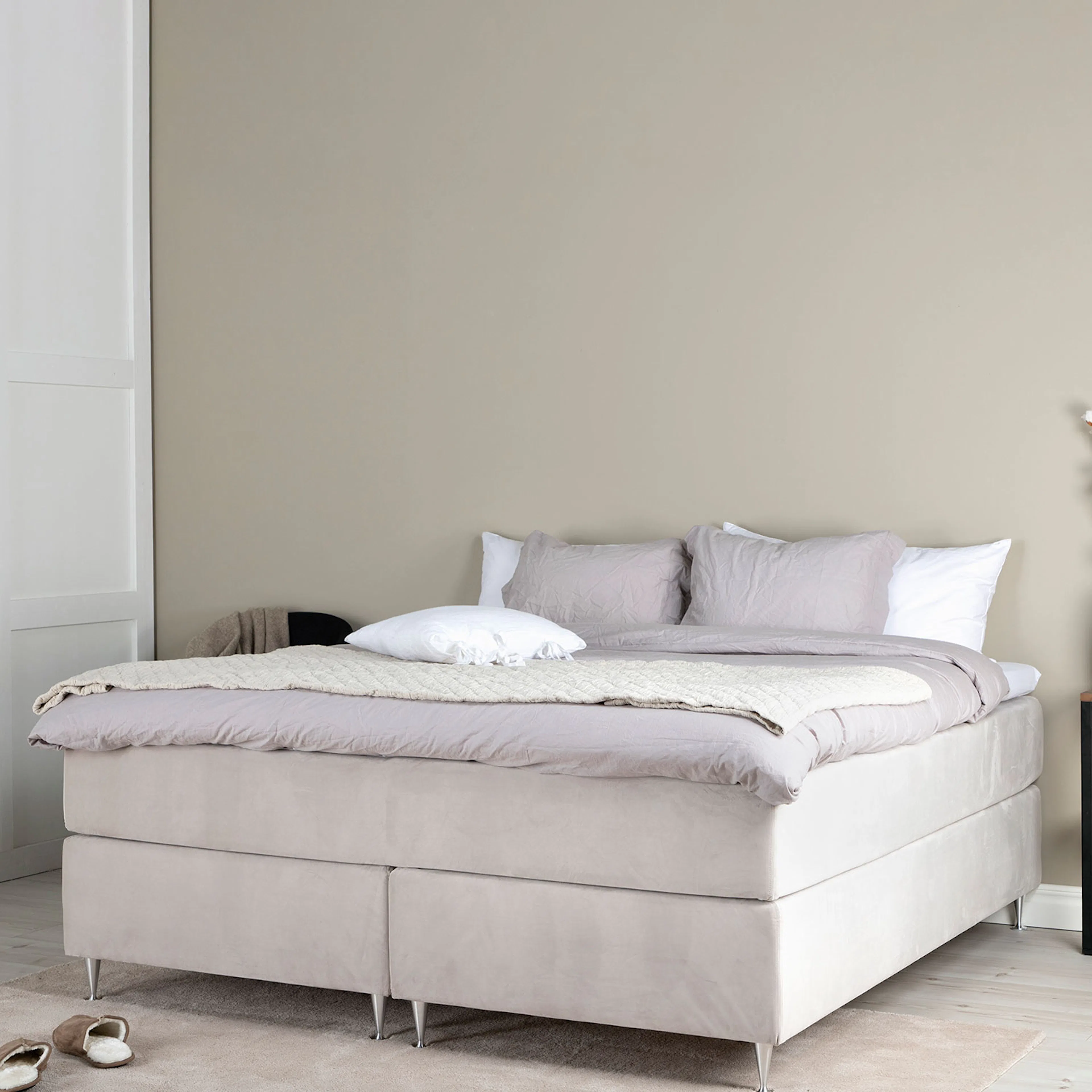 Kontinentalsäng Venture Home Furufal i Sammet