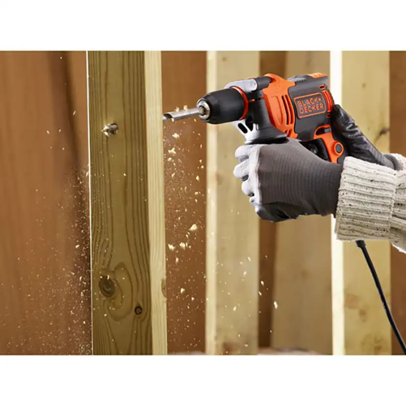 Slagborrmaskin Black & Decker BEH710 710W