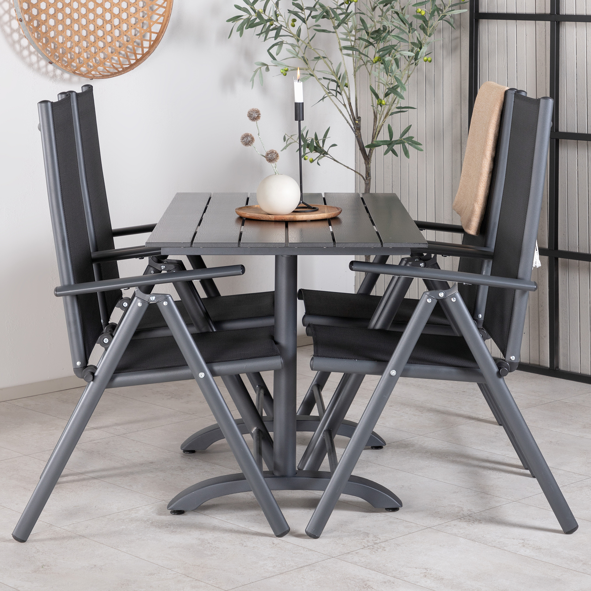 Cafégrupp Venture Home Dolly med 4 Bront Stolar