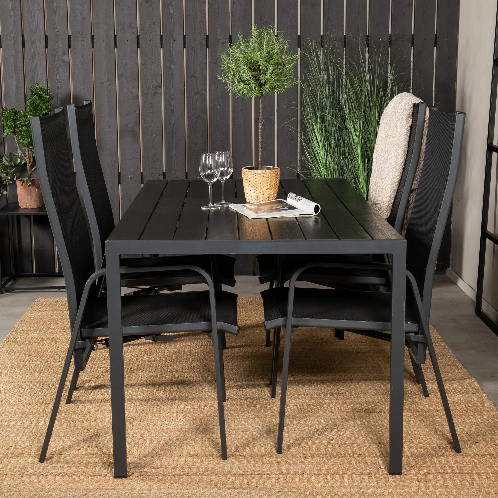 Matgrupp Venture Home Bront 150 med 4 Copacabana Stolar