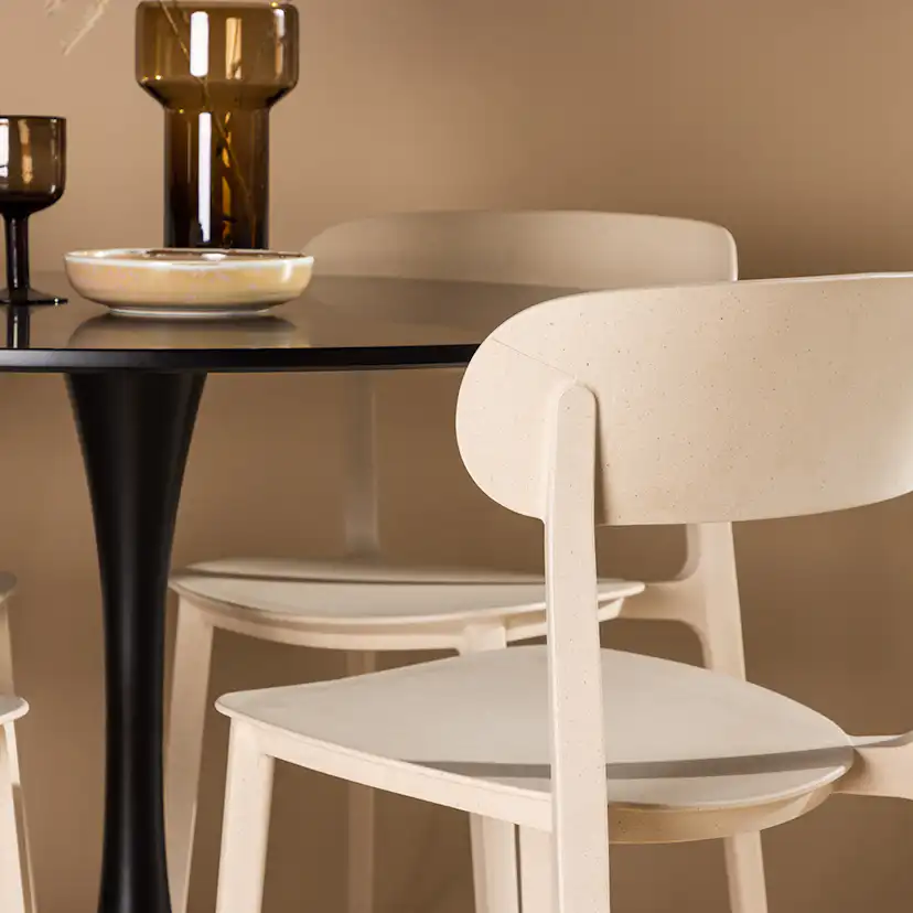 Matgrupp Venture Home Glade Ø 100 cm med 4 Åstol Stolar