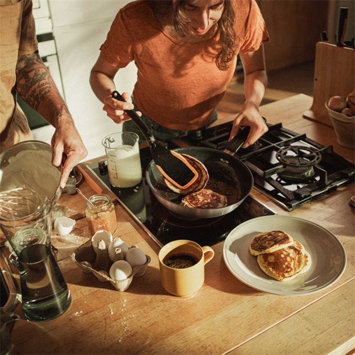 Stekpanna Fiskars Functional Form 24 cm