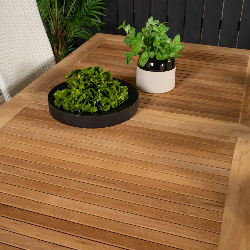 Matgrupp Utomhus Venture Home Perla 160/240 med 4 Pishi Trädgårdsstolar