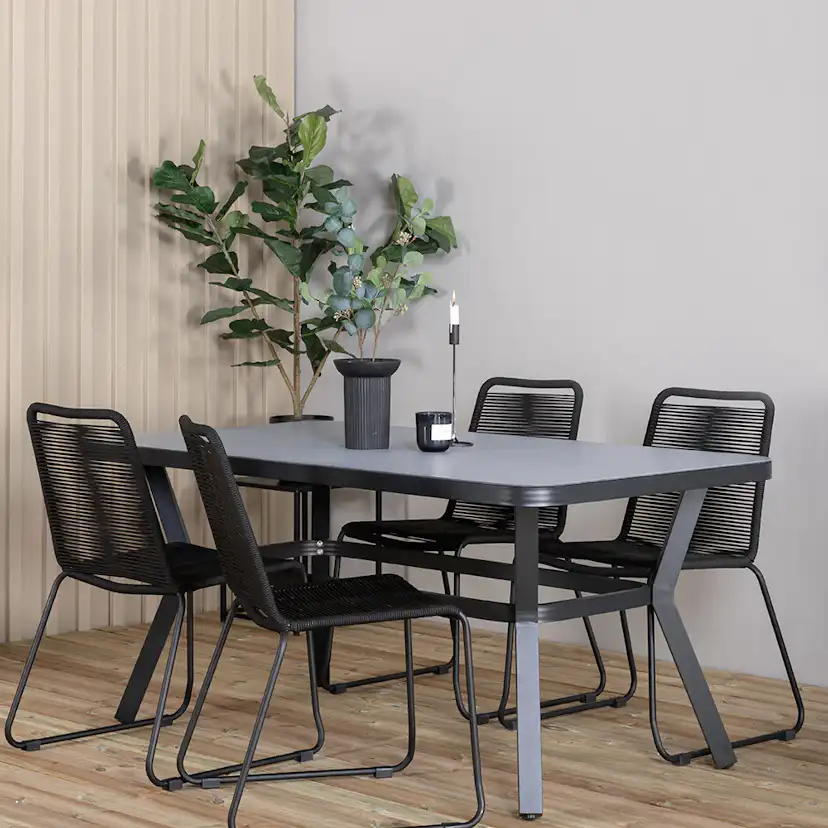 Matgrupp Venture Home Vyn med 4 Lumi Stapelbara Matstolar