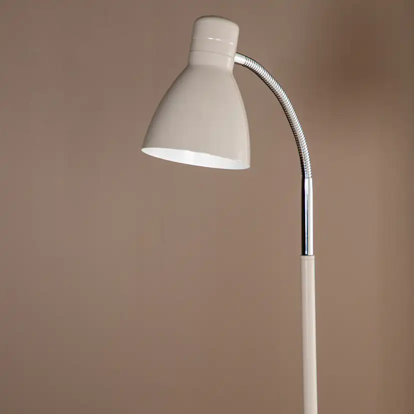 Golvlampa Venture Home Lina