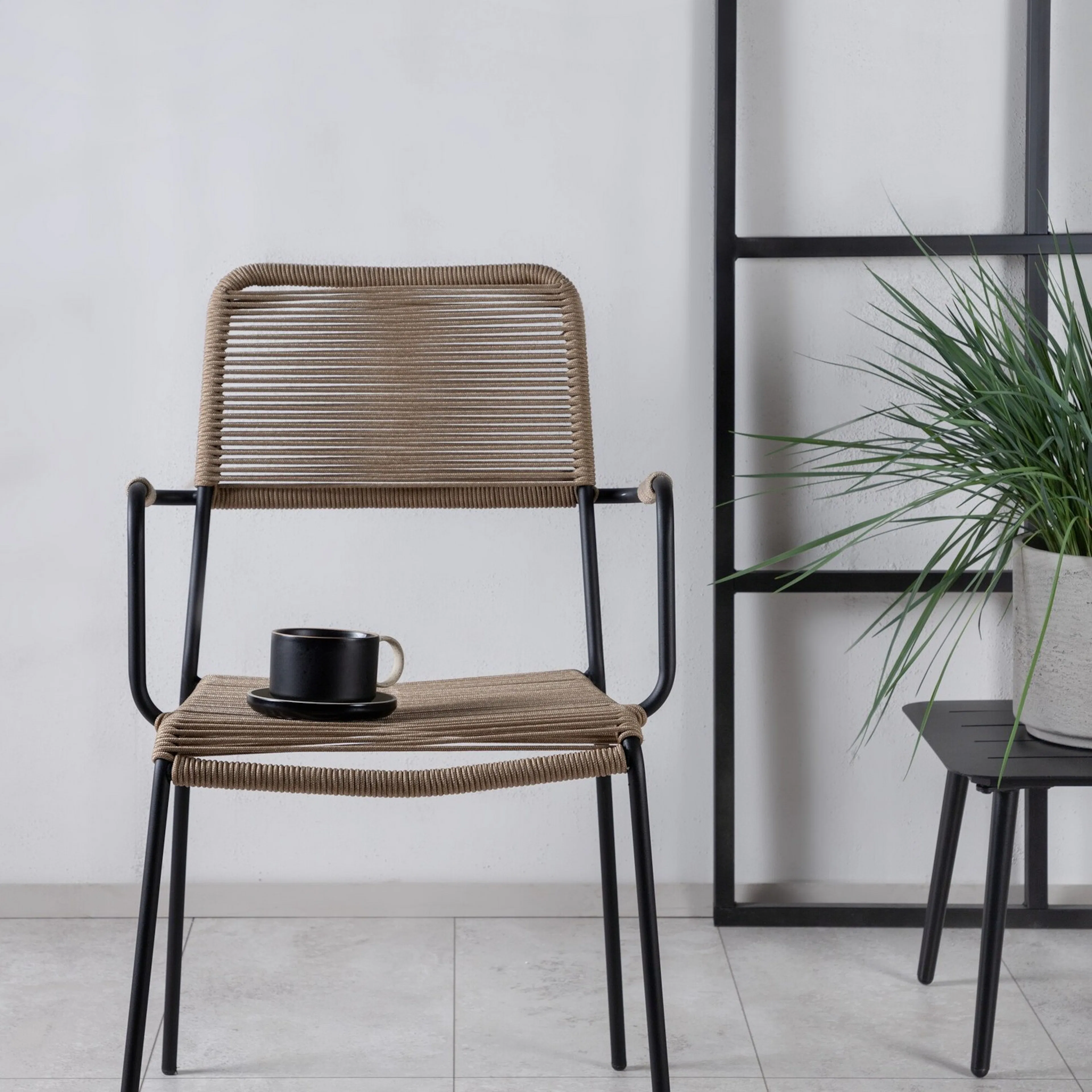 Lindos - Armchair - Black Alu / Latte Rope Svart/Natur