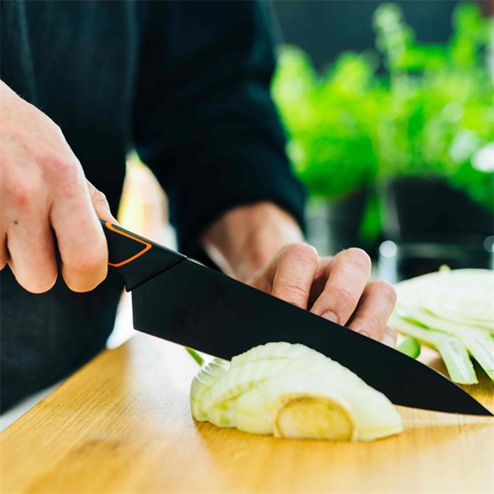 Fiskars Kockkniv Edge – 19 cm Allroundkniv i Helgjutet Rostfritt Stål