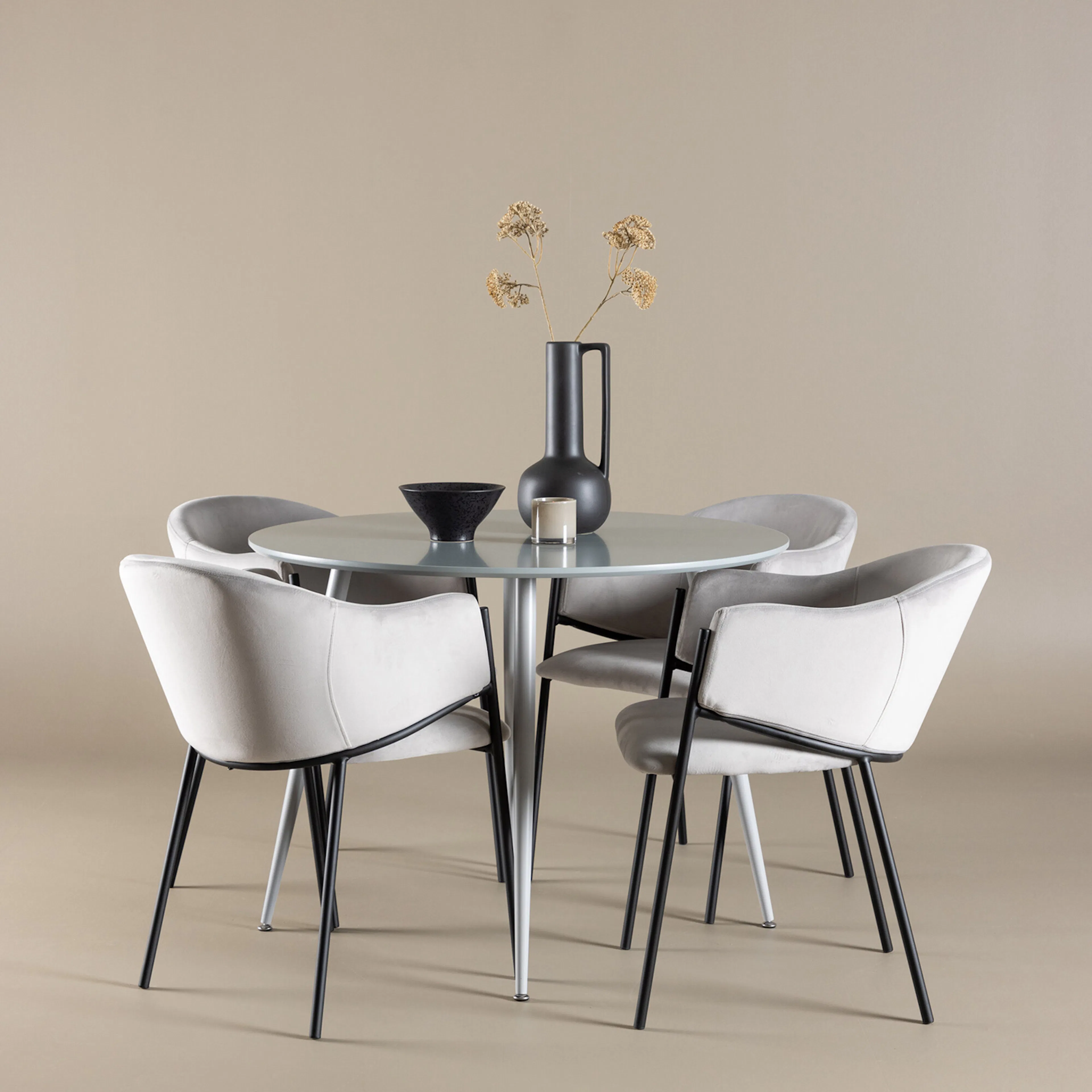 Plaza Dining Table with Evelina Dining Chair Grå