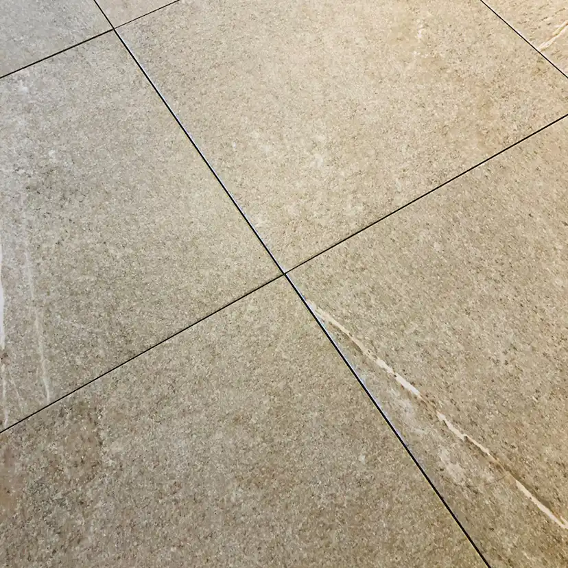 Klinker Lhådös Saga 33x33 cm Mörkbeige