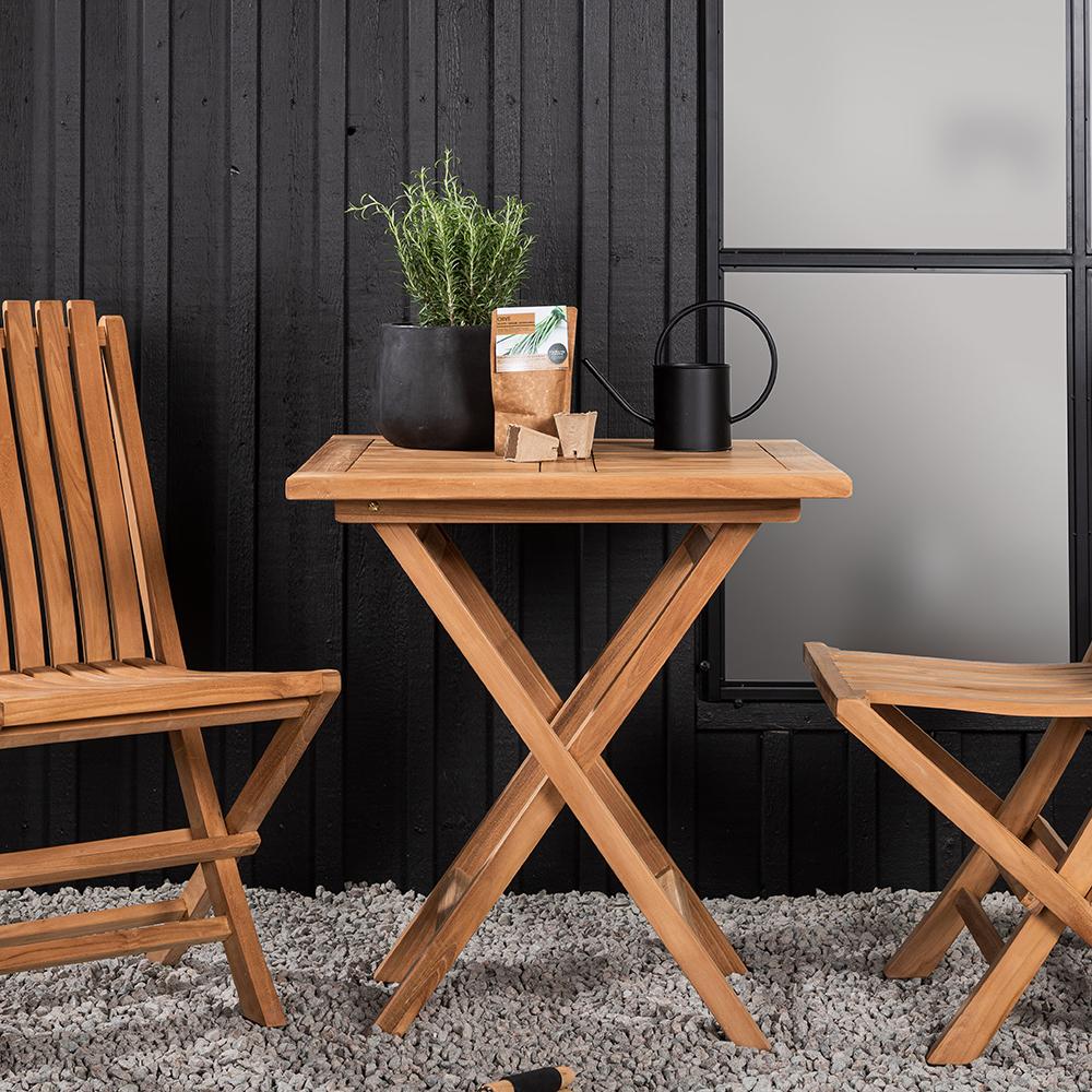Cafégrupp Venture Home Kenya med 2 Ghana Stolar