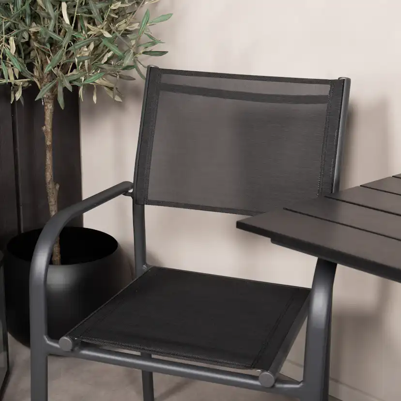 Cafégrupp Venture Home Canucks med 2 Siri Matstolar