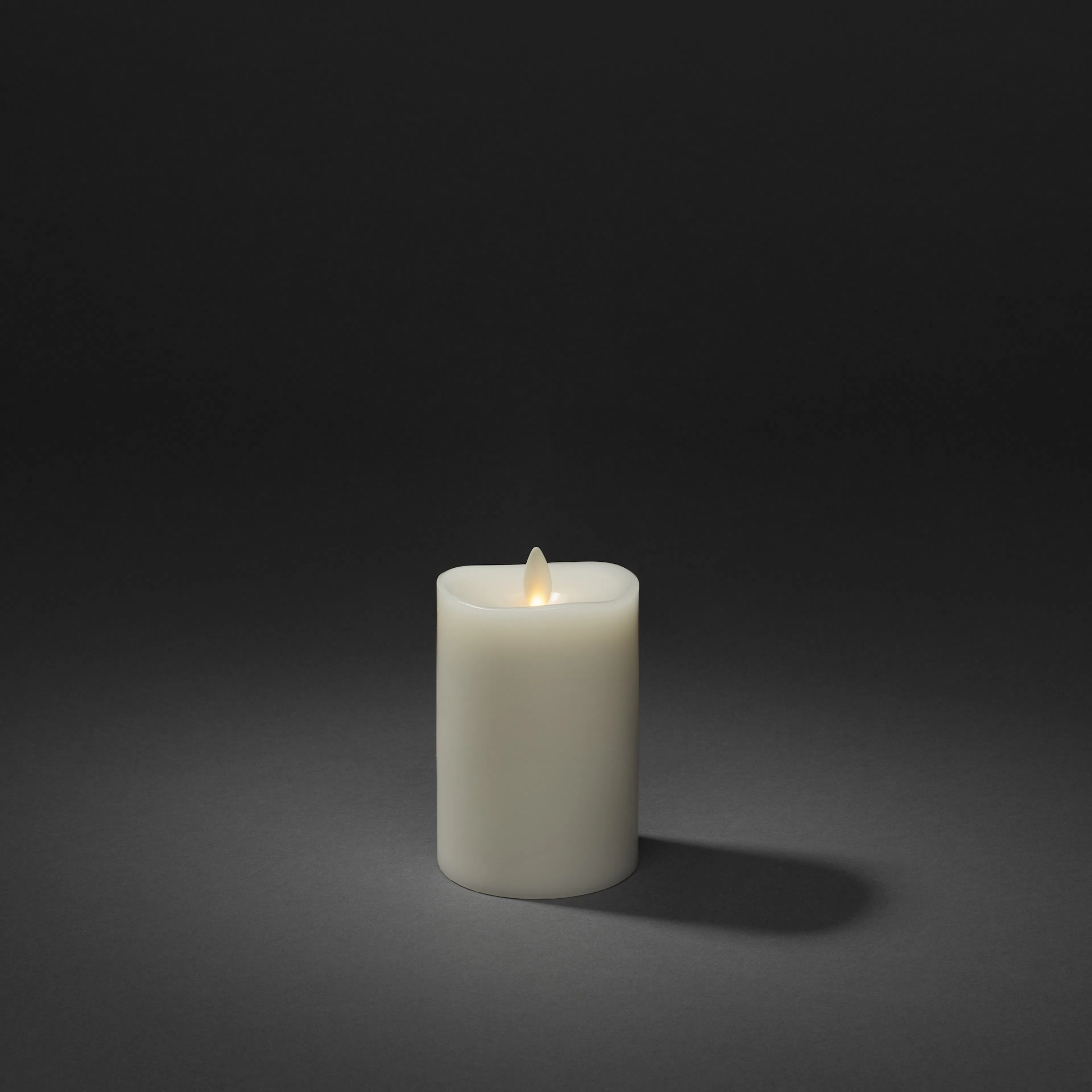 Vaxljus 7,6x14 cm LED ØxH: 76x140 mm