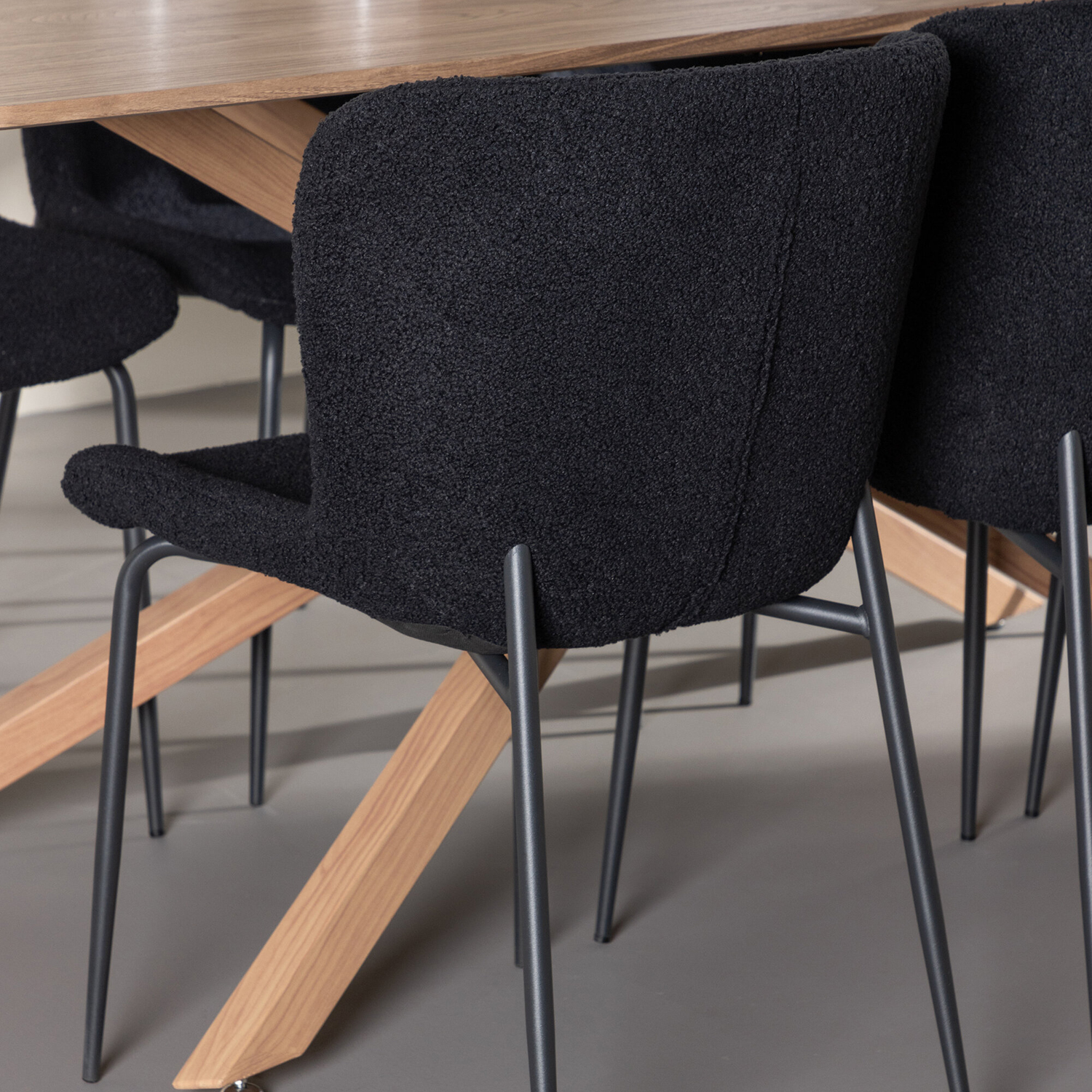 Matgrupp Venture Home Piazza 180 med 6 st Modesto Stolar Teddy