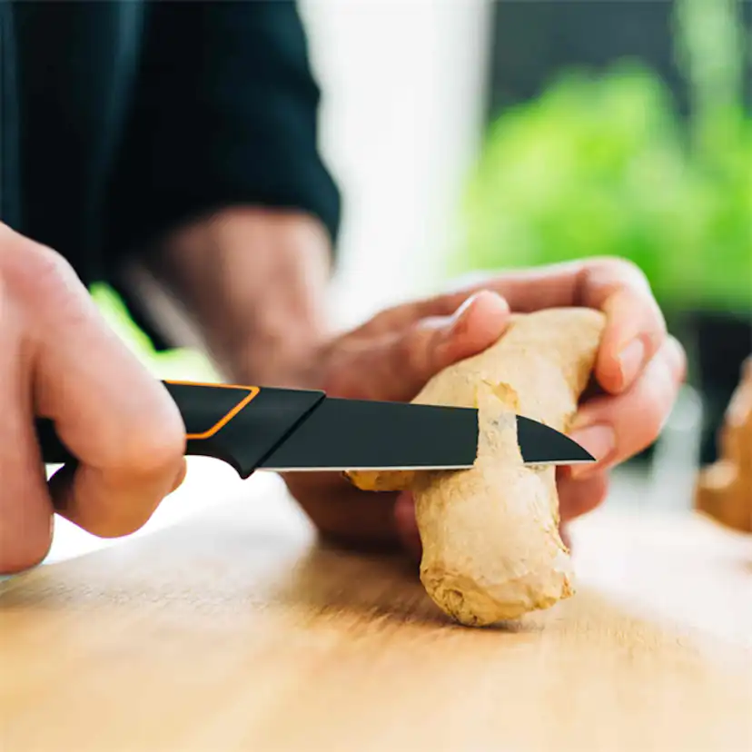 Skalkniv Fiskars Edge 8 cm - Liten & Mångsidig Kniv för Detaljarbete