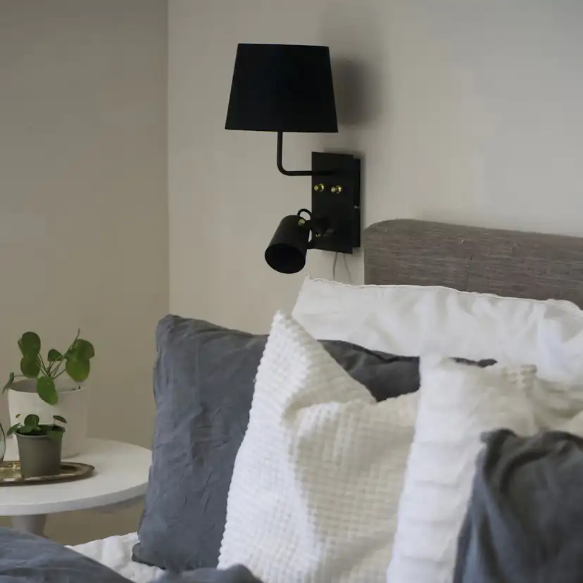 Vägglampa Aneta Metz