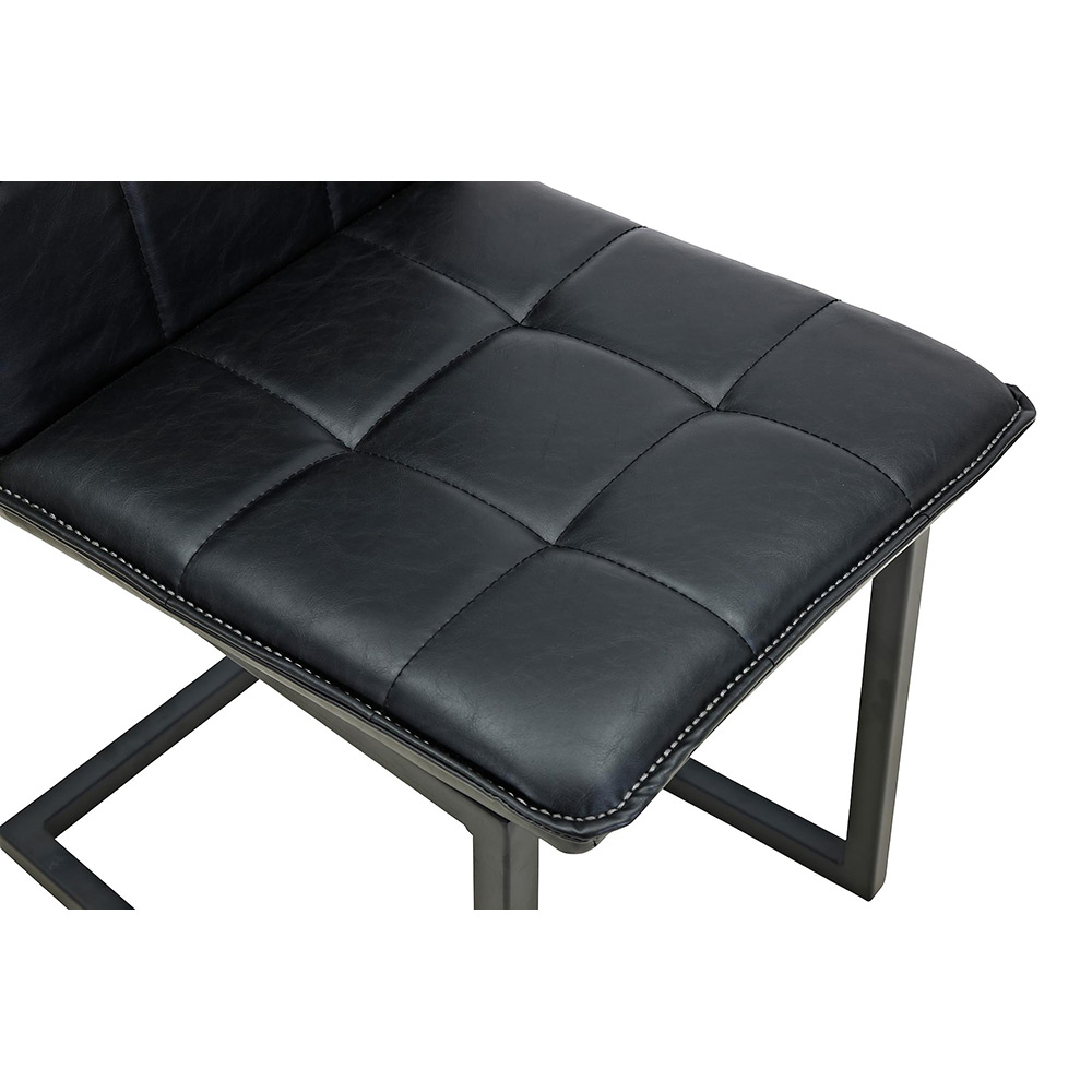 Matstol In Living Dodie