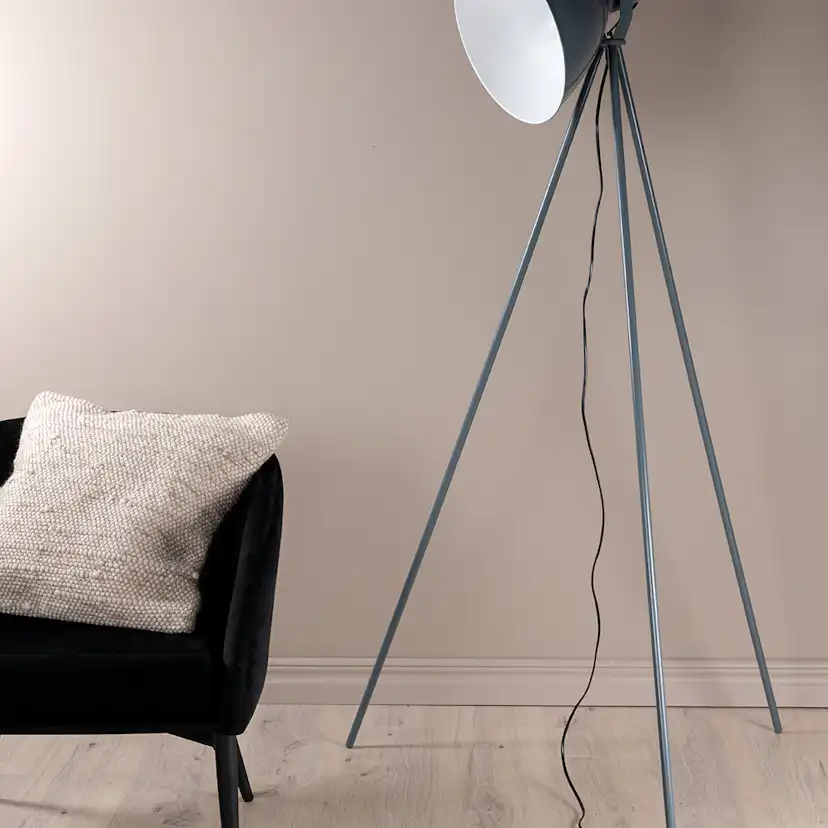 Golvlampa Venture Home Tiv