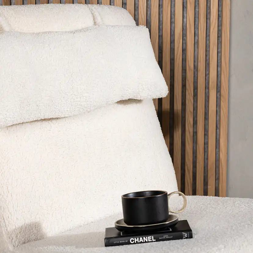 Fåtölj Venture Home Laconia Boucletyg Vit med Fotpall