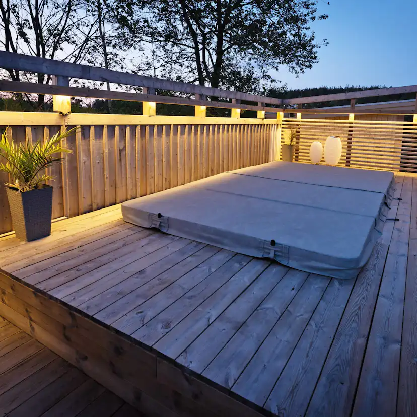 LED-slinga Gelia Utomhus 8M IP54 med Strömkabel 1,5 m + ClIPs Husarö