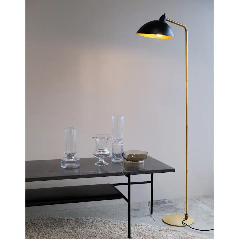 Golvlampa Dyberg Larsen Futura