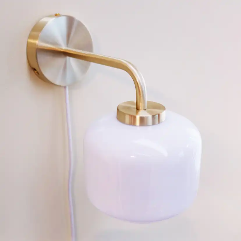 Vägglampa Dyberg Larsen Arp D15