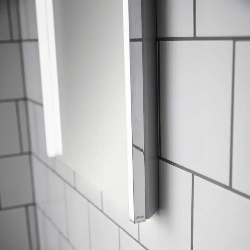 Badrumsspegel Miller Badrum LINEAR LED