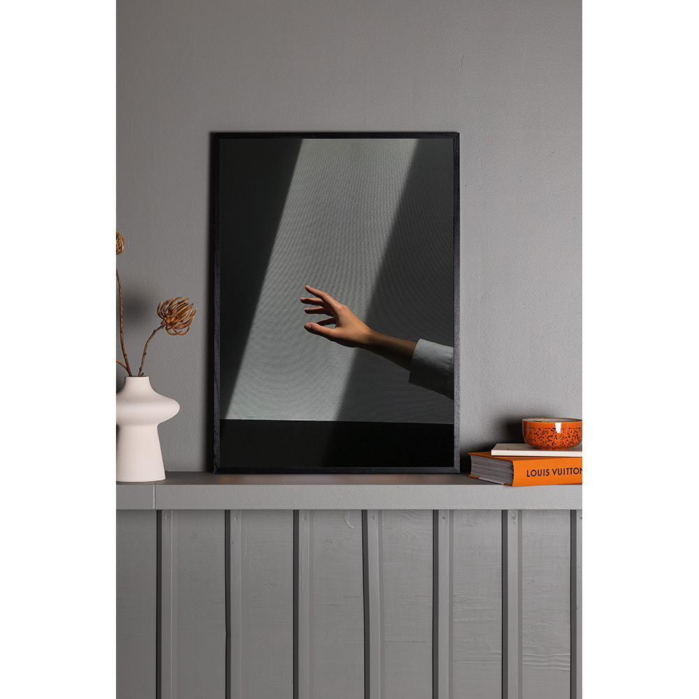 Posters Venture Home Reaching Hand Grå