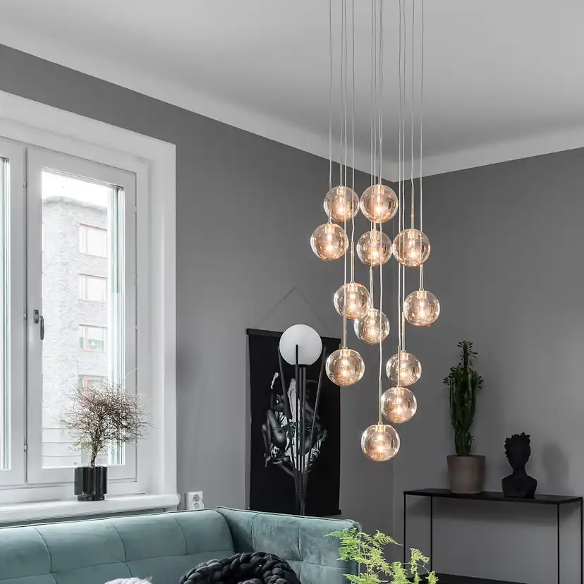 Taklampa Globen Lighting Skyfall Amber