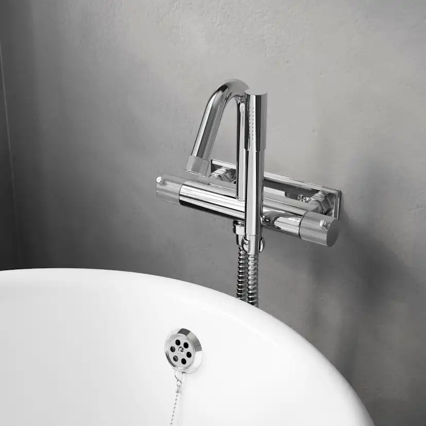 Badkarsblandare Mora Izzy Rock med Handdusch