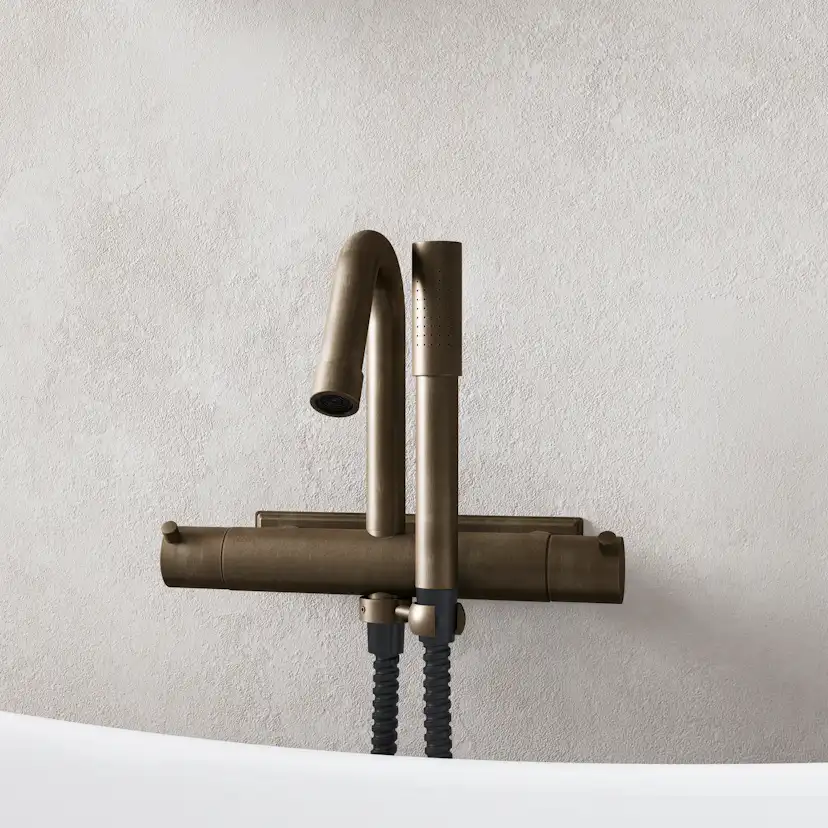 Badkarsblandare Mora Izzy Rustic med Handdusch