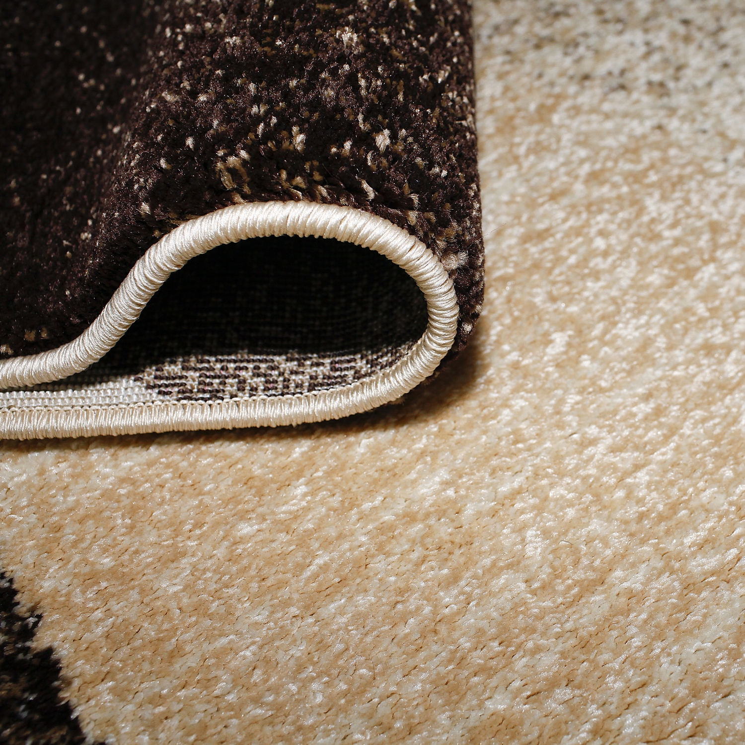 Wiltonmatta D-sign Fez Beige/Ljuskbrun