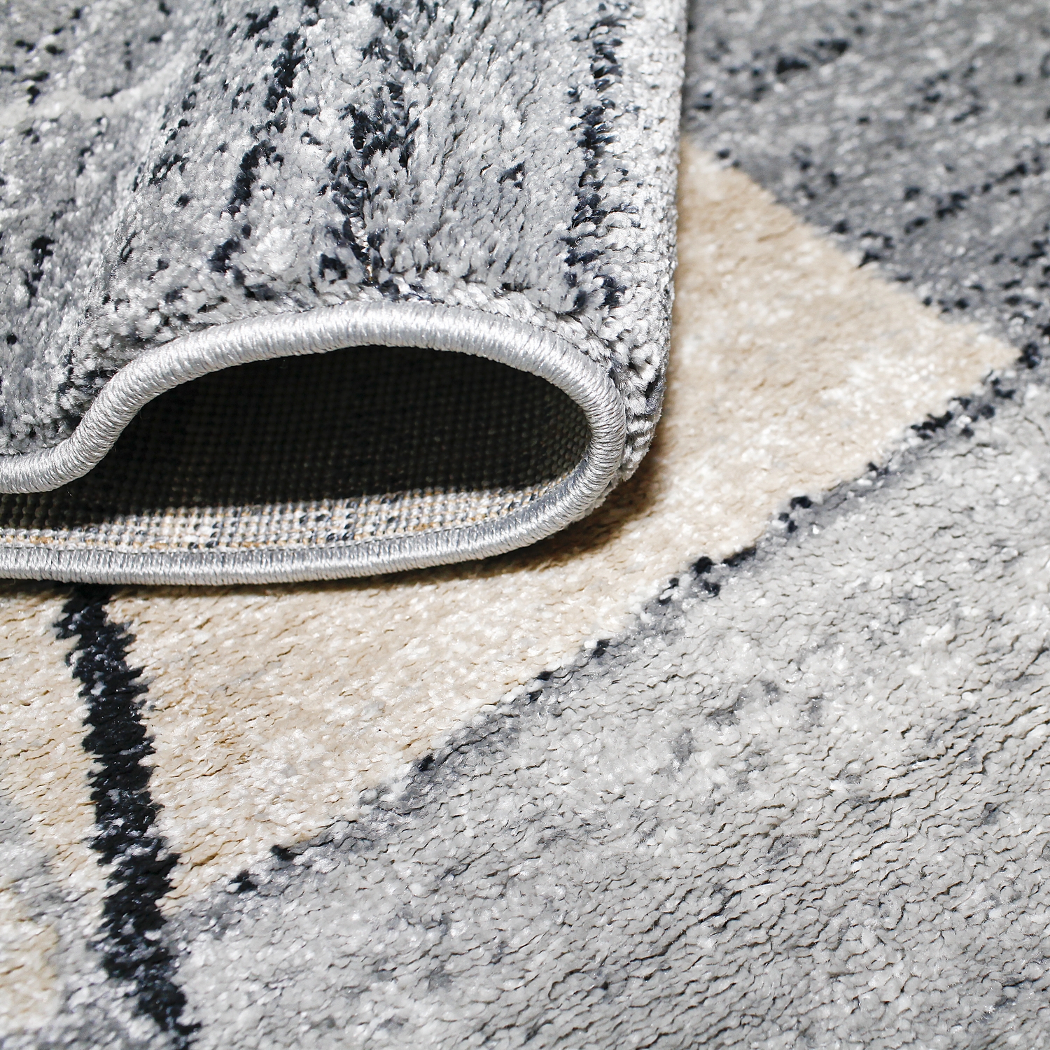 Wiltonmatta D-sign Anzio Ljusgrå/Vit