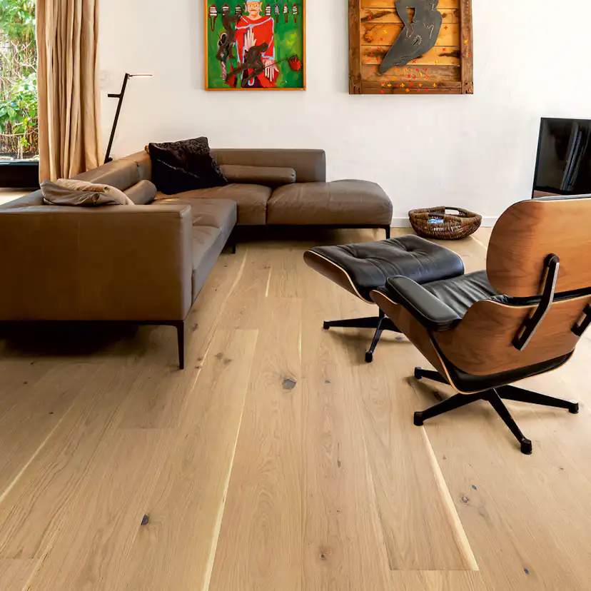 Parkettgolv Berg & Berg Ek XXL Vild Borstad Råträ Mattlack