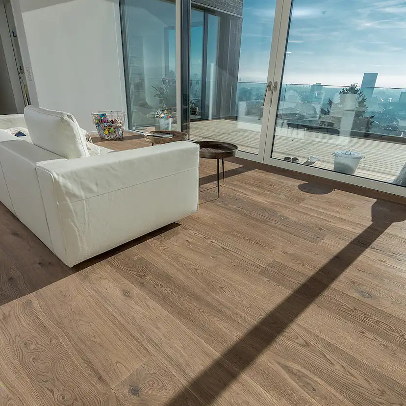 Parkettgolv Berg & Berg Ek XXL Värmland Rustik Borstad Vitolja 1-Stav