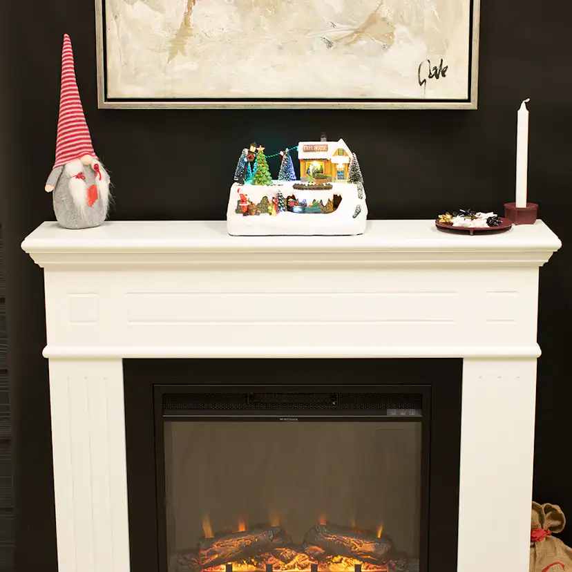 Julby Nordic Winter Treehouse Town